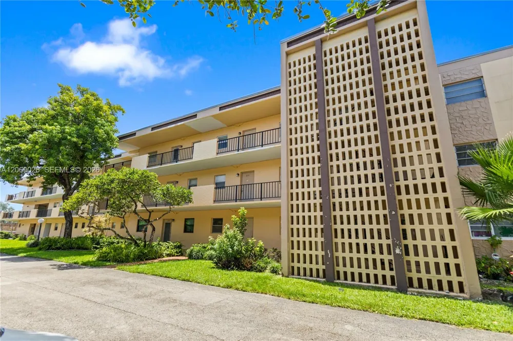 201 Berkley Rd #309 Hollywood, FL 33024