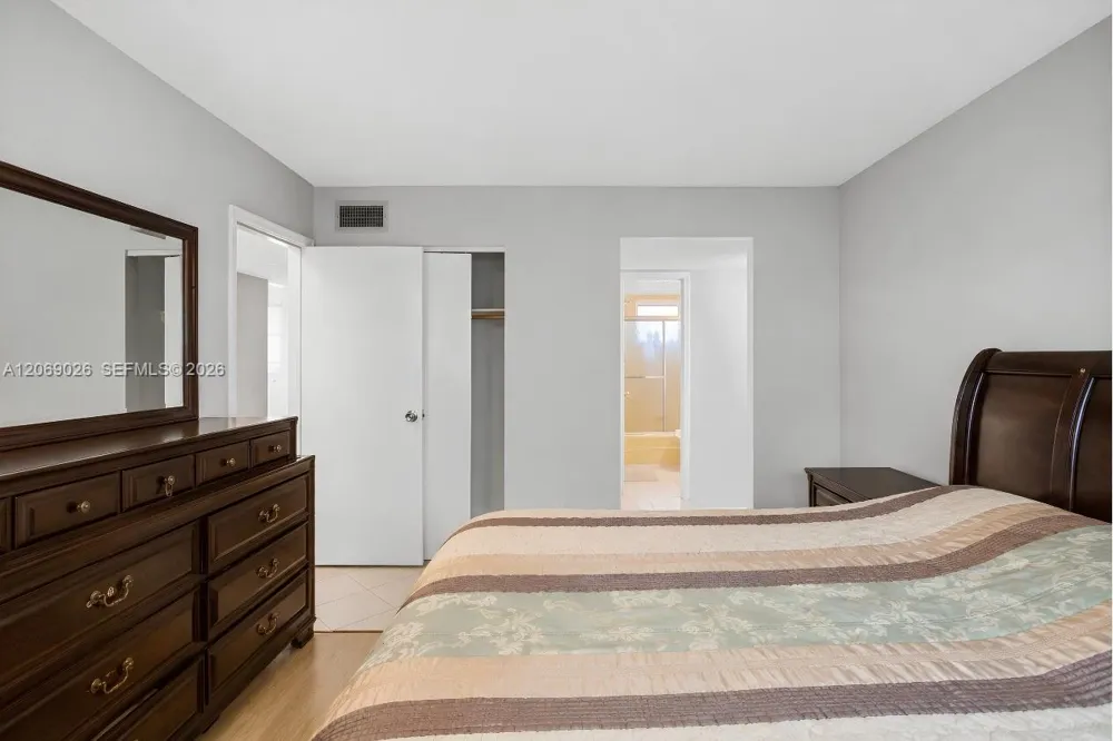 201 Berkley Rd #309 Hollywood, FL 33024