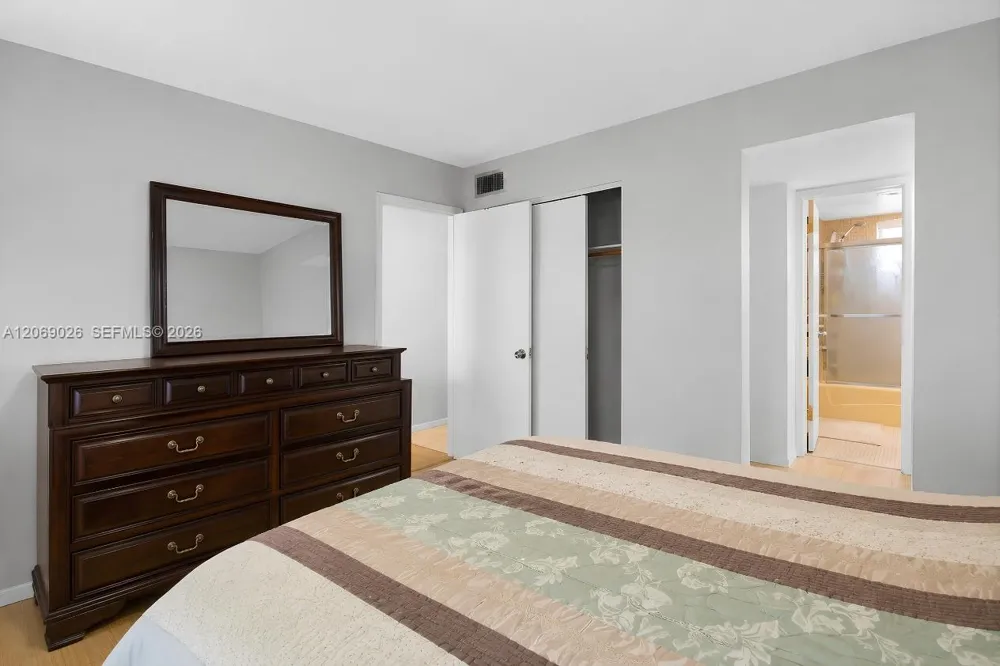 201 Berkley Rd #309 Hollywood, FL 33024