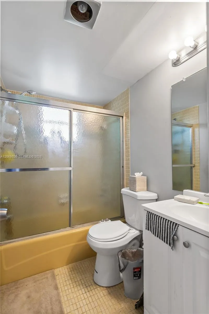 201 Berkley Rd #309 Hollywood, FL 33024
