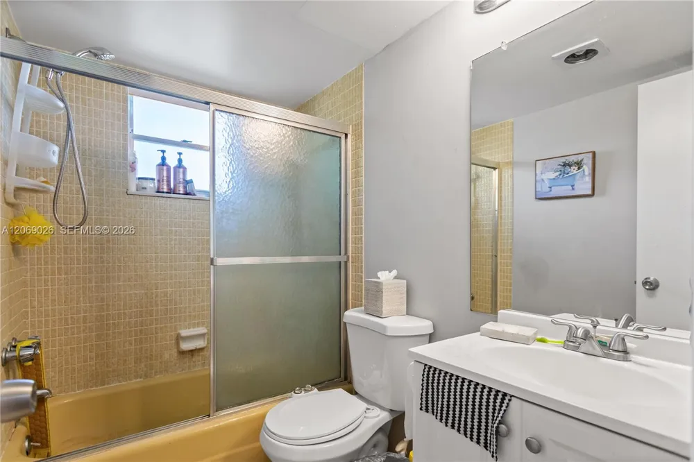 201 Berkley Rd #309 Hollywood, FL 33024