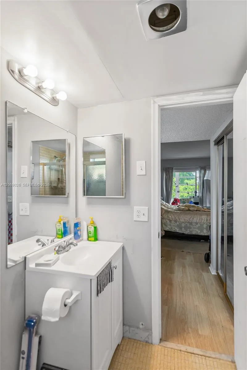 201 Berkley Rd #309 Hollywood, FL 33024