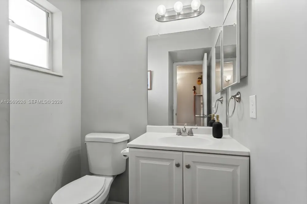 201 Berkley Rd #309 Hollywood, FL 33024