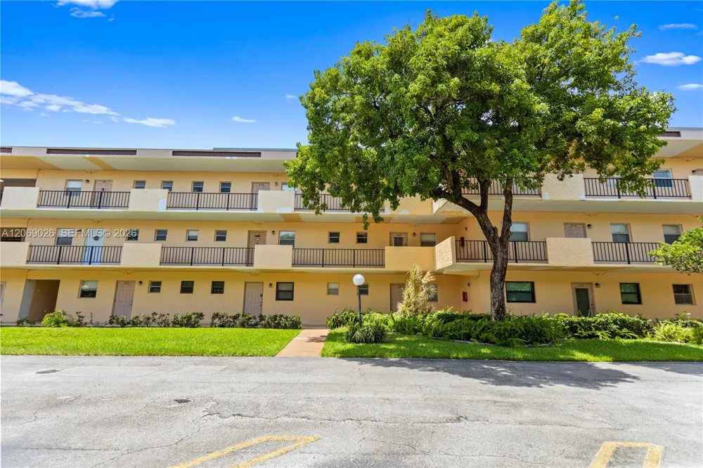 201 Berkley Rd #309 Hollywood, FL 33024