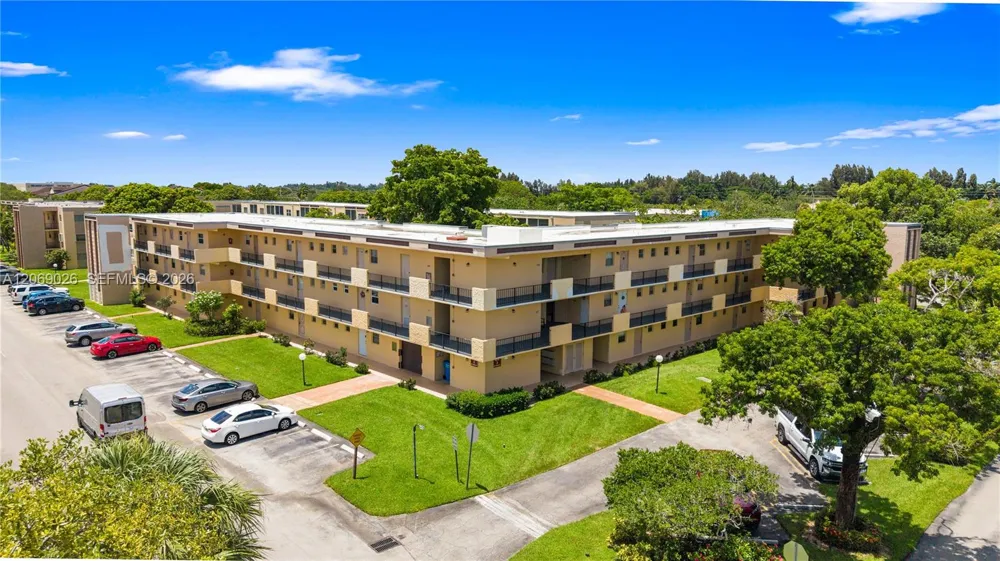 201 Berkley Rd #309 Hollywood, FL 33024