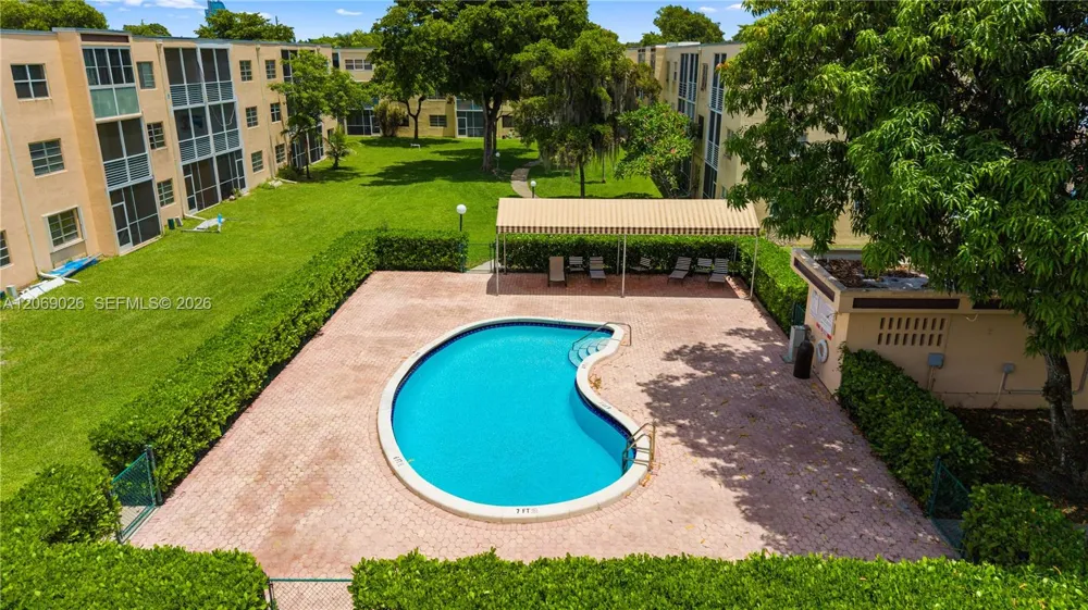201 Berkley Rd #309 Hollywood, FL 33024