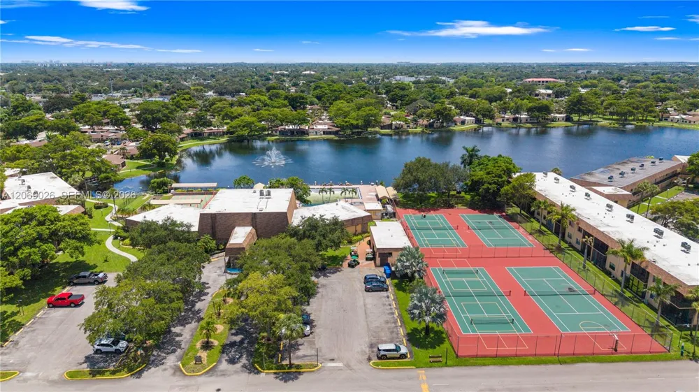 201 Berkley Rd #309 Hollywood, FL 33024