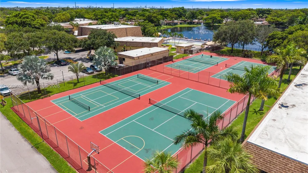 201 Berkley Rd #309 Hollywood, FL 33024