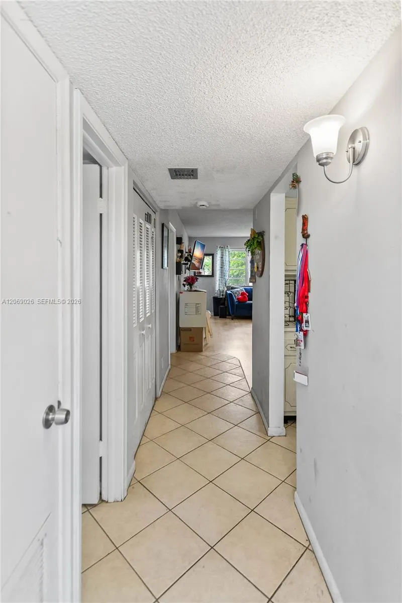 201 Berkley Rd #309 Hollywood, FL 33024