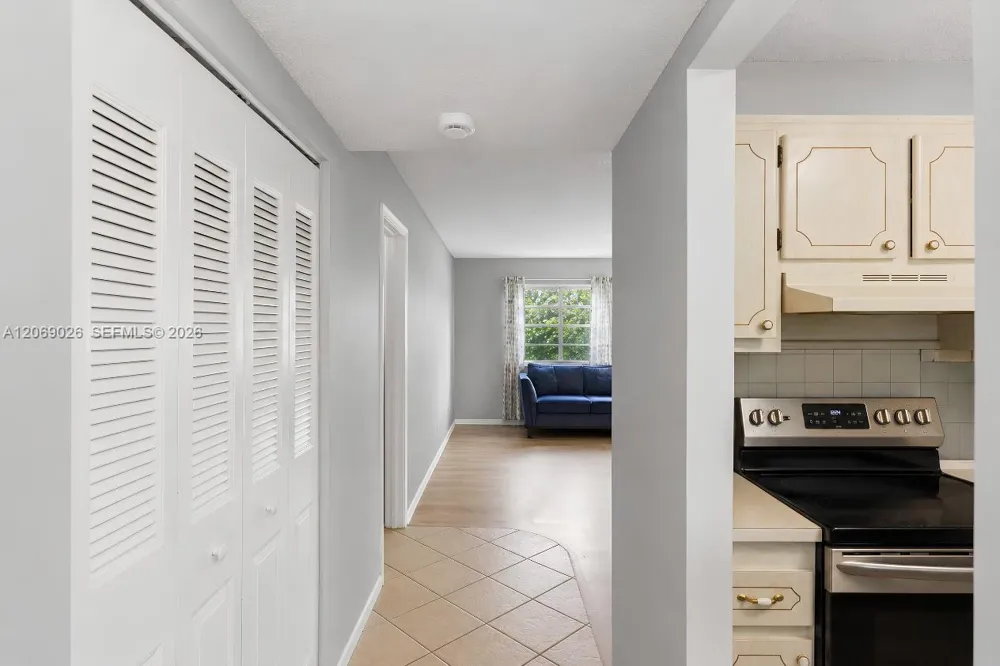 201 Berkley Rd #309 Hollywood, FL 33024