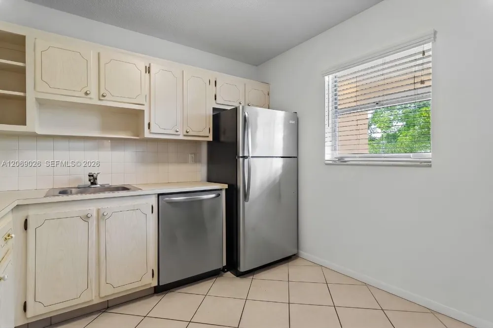 201 Berkley Rd #309 Hollywood, FL 33024