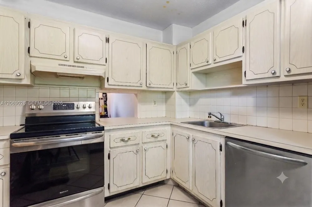 201 Berkley Rd #309 Hollywood, FL 33024