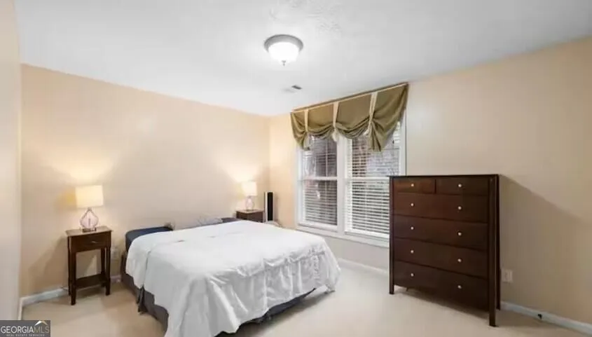 2465 Lunetta LN Alpharetta, GA 30004