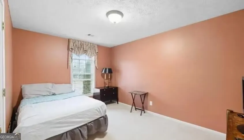 2465 Lunetta LN Alpharetta, GA 30004
