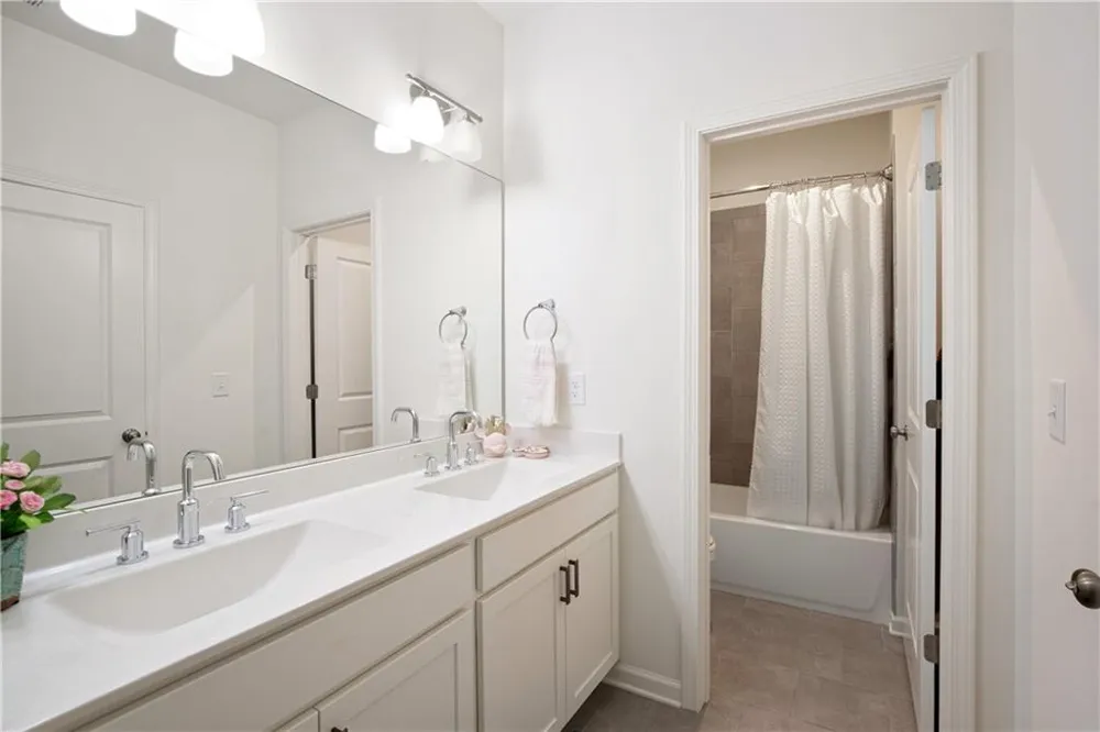 20034 Windalier Way Roswell, GA 30076