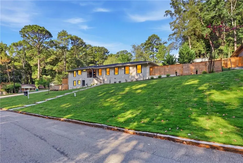 1447 Skyhaven Road Atlanta, GA 30316