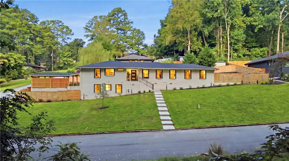 1447 Skyhaven Road Atlanta, GA 30316
