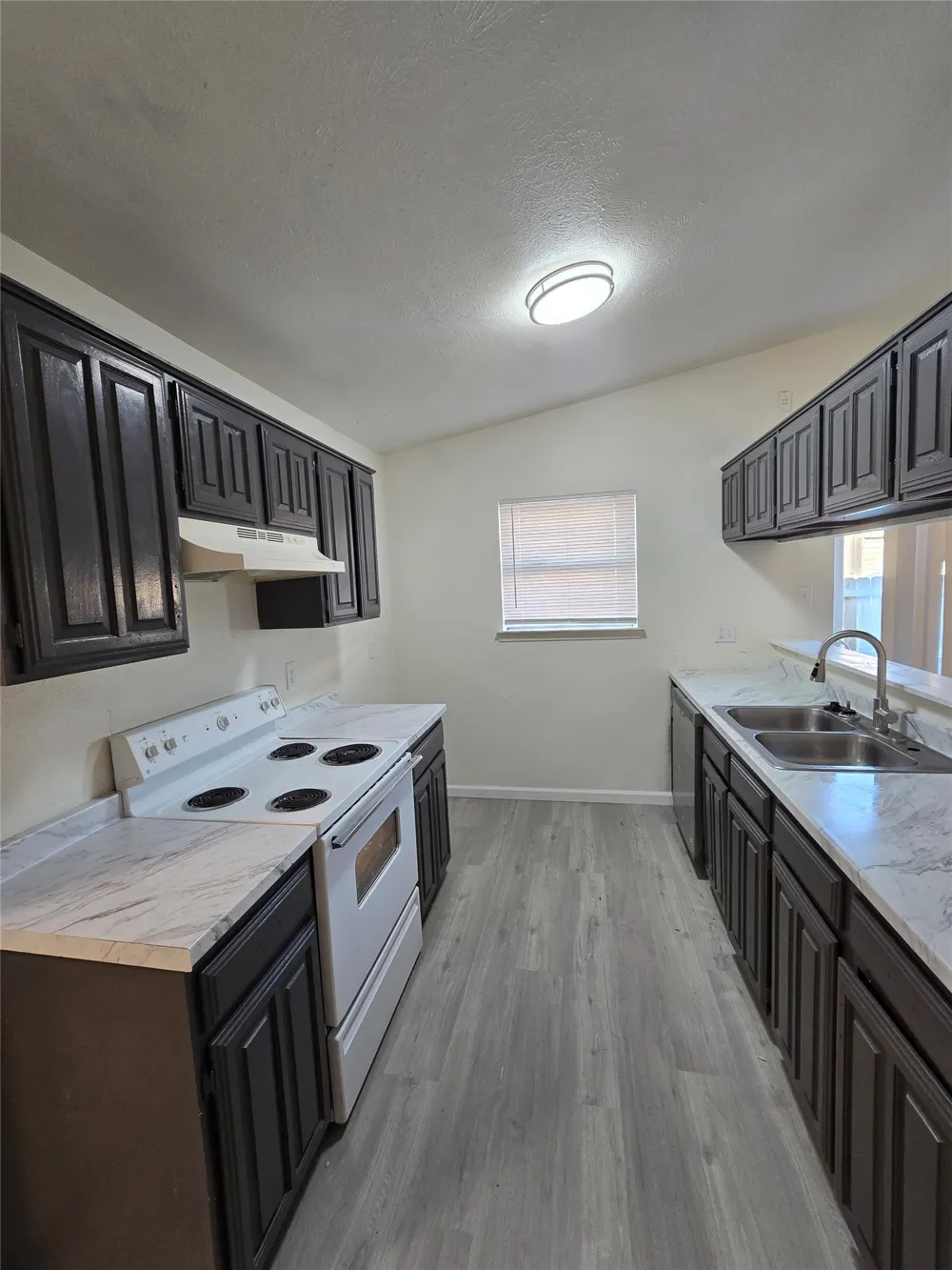 1451 Brook Meadow Circle Lancaster, TX 75134