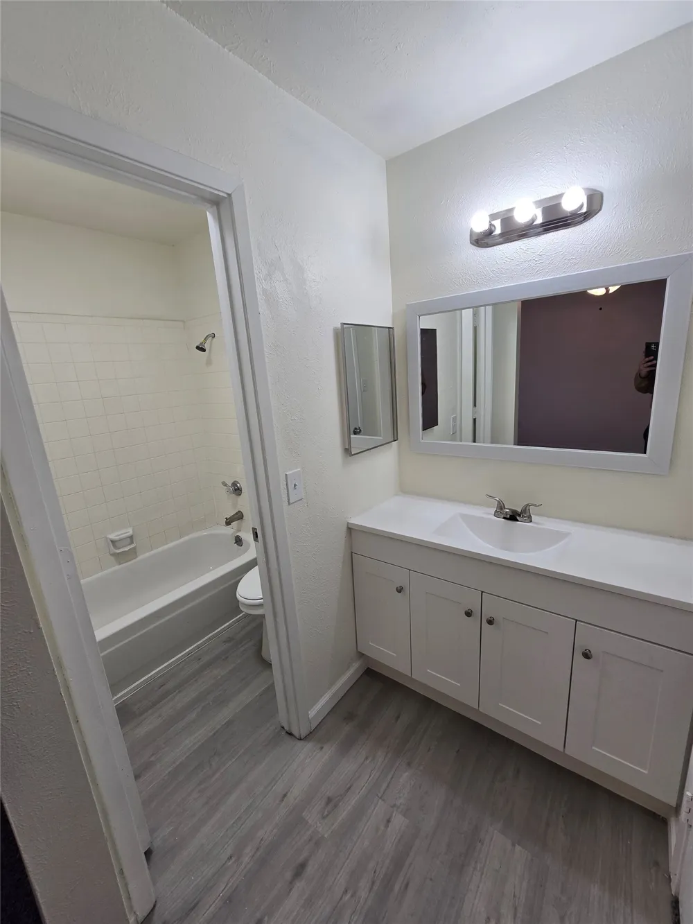 1451 Brook Meadow Circle Lancaster, TX 75134