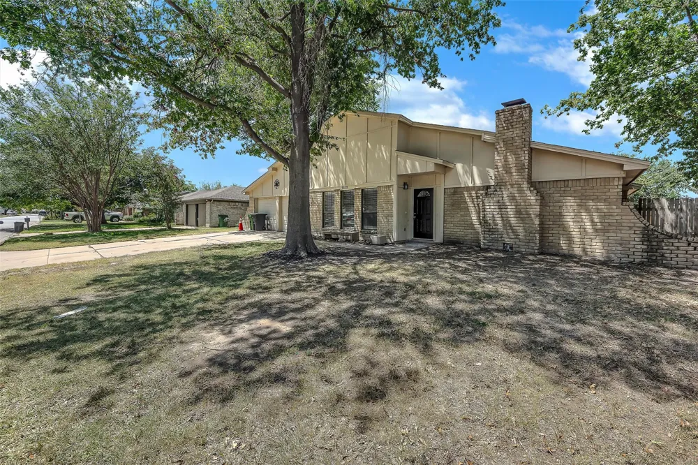 5513 Scott Drive North Richland Hills, TX 76180