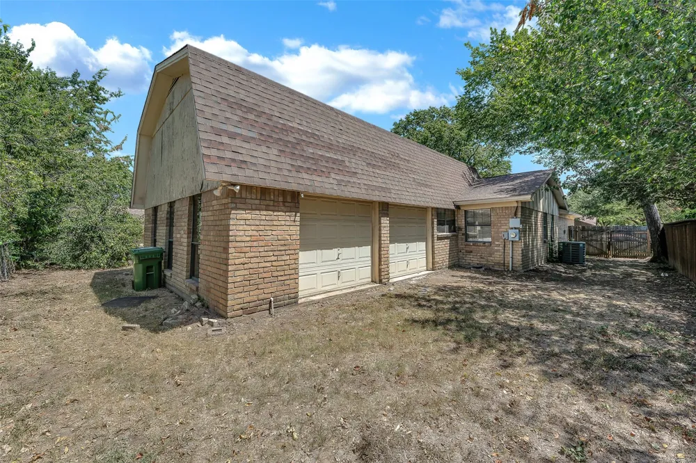 5513 Scott Drive North Richland Hills, TX 76180