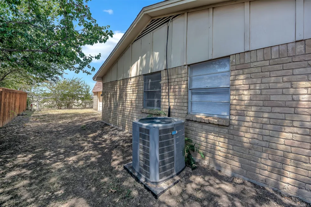 5513 Scott Drive North Richland Hills, TX 76180
