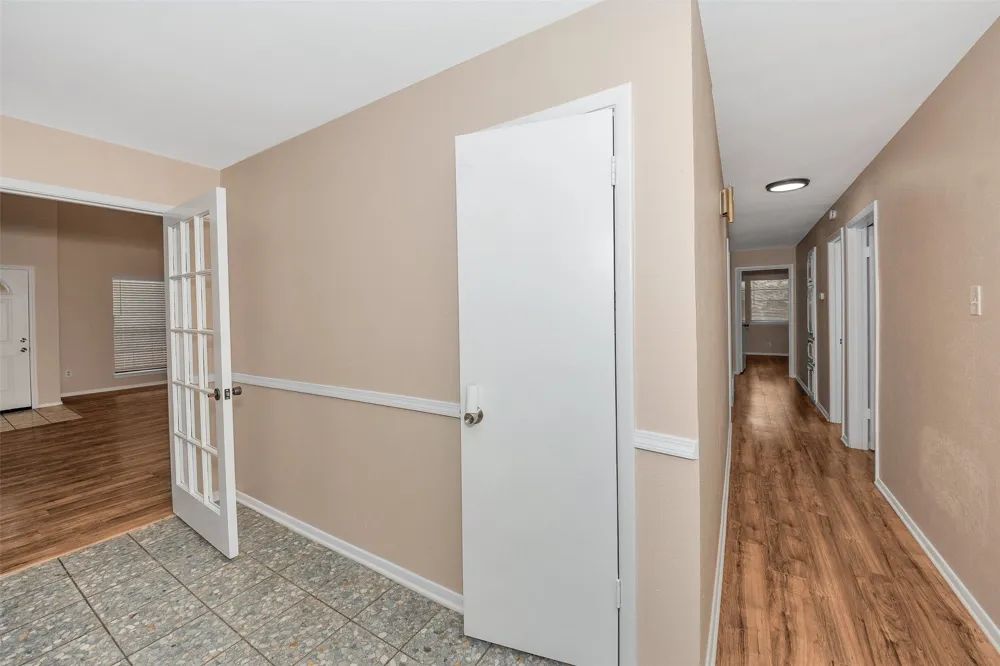 5513 Scott Drive North Richland Hills, TX 76180