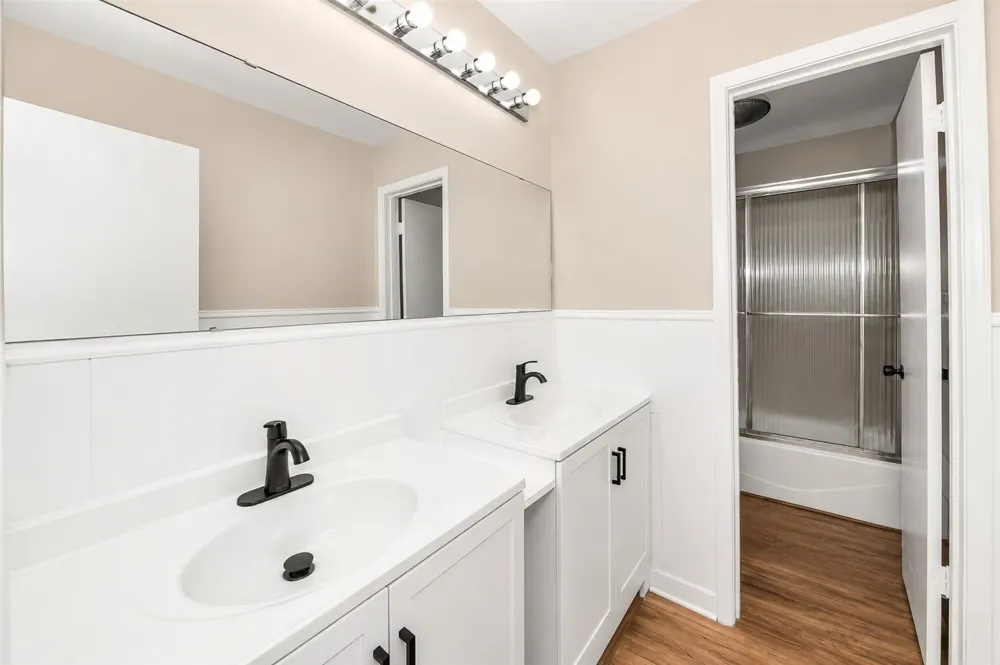 5513 Scott Drive North Richland Hills, TX 76180