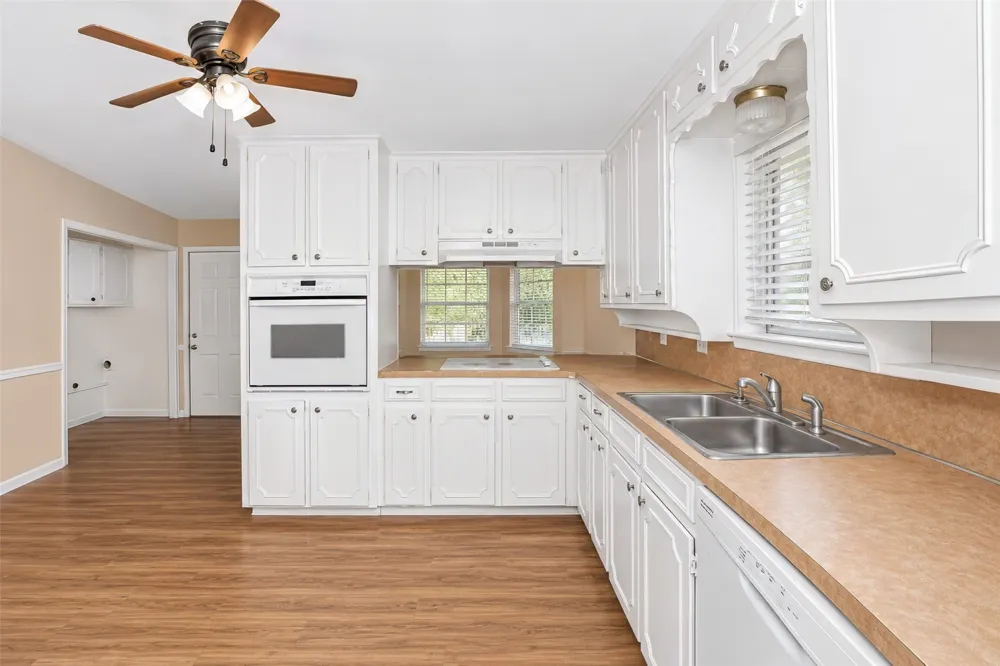 5513 Scott Drive North Richland Hills, TX 76180