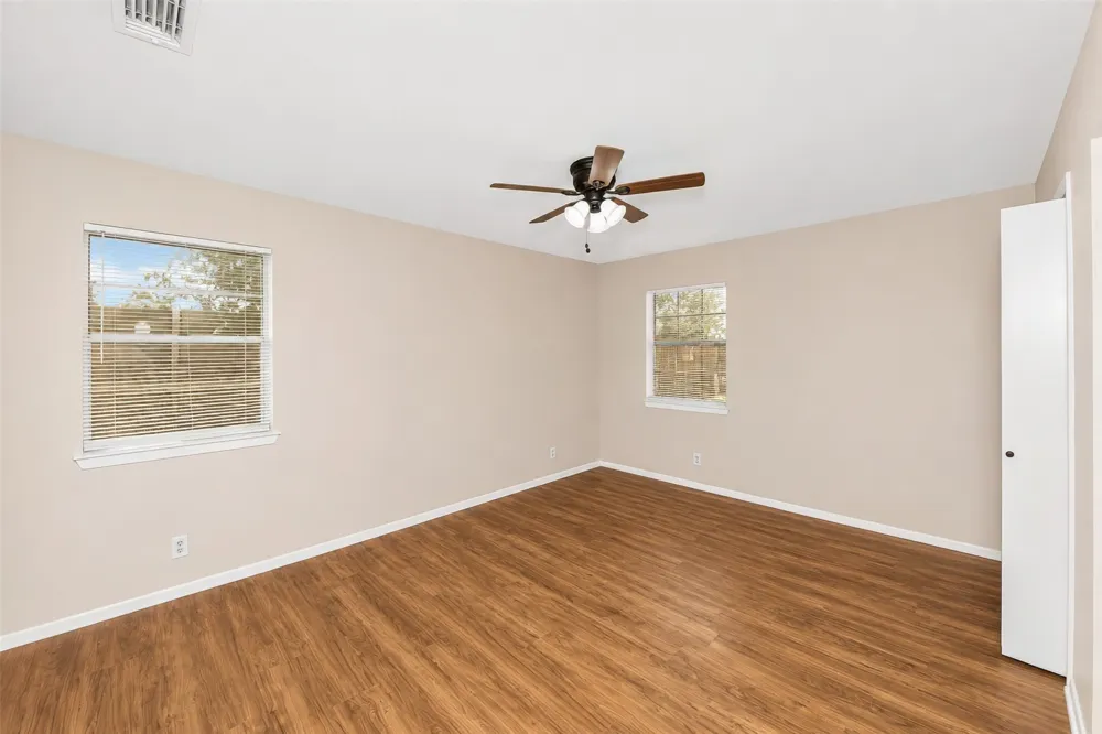 5513 Scott Drive North Richland Hills, TX 76180