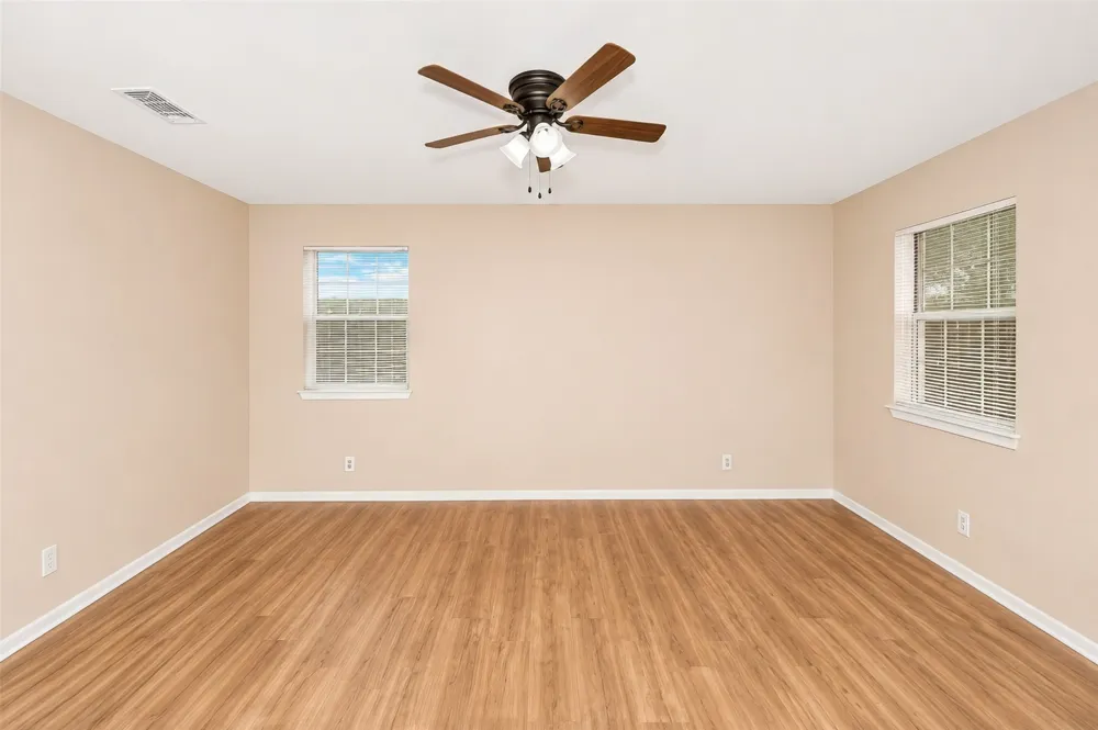 5513 Scott Drive North Richland Hills, TX 76180