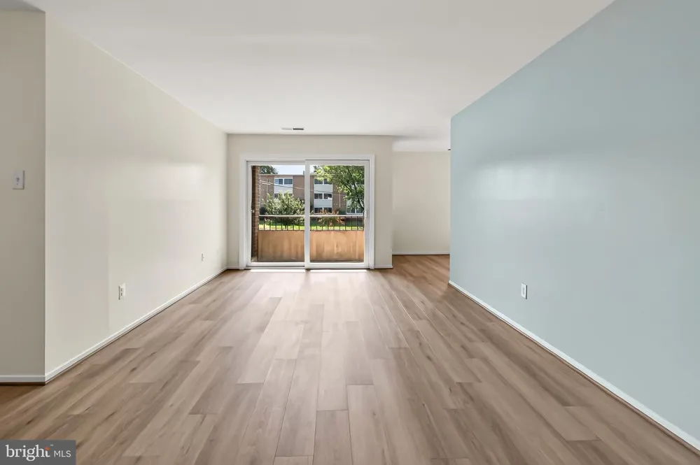 503 FLORIDA AVENUE #104 Herndon, VA 20170