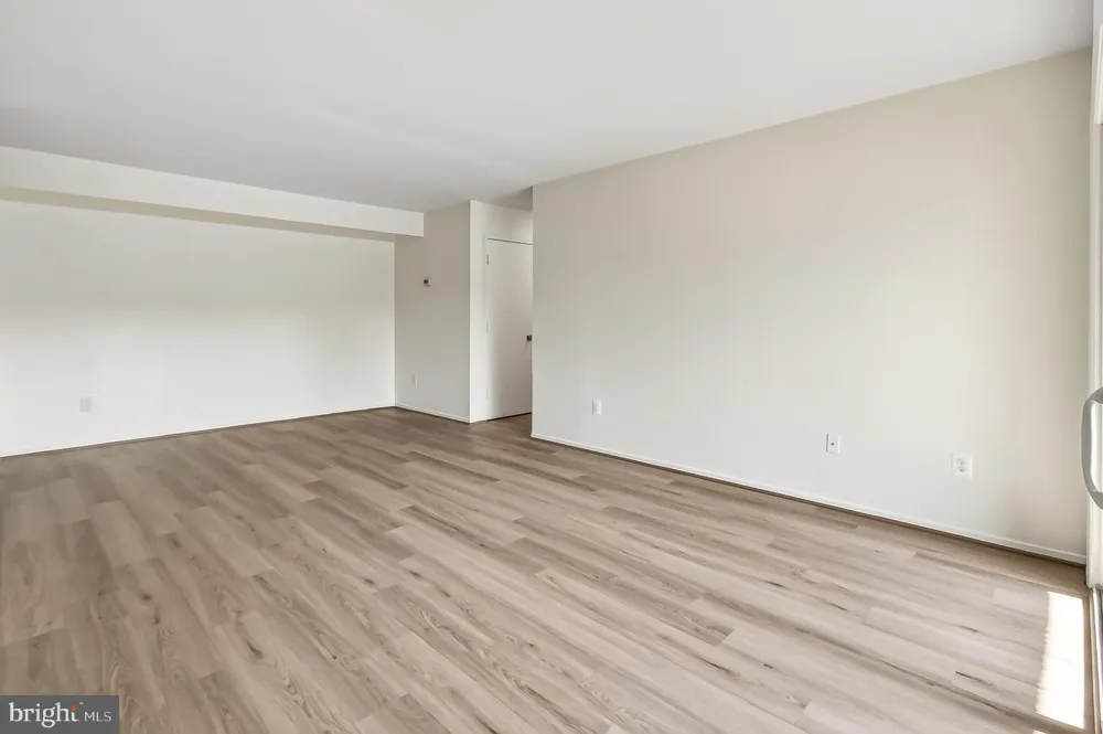 503 FLORIDA AVENUE #104 Herndon, VA 20170
