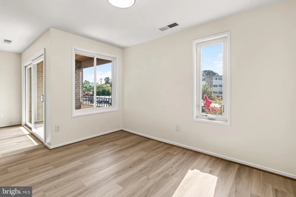 503 FLORIDA AVENUE #104 Herndon, VA 20170