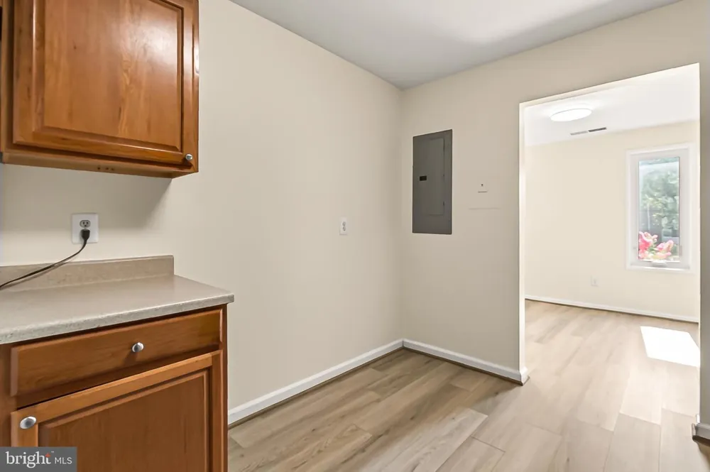 503 FLORIDA AVENUE #104 Herndon, VA 20170