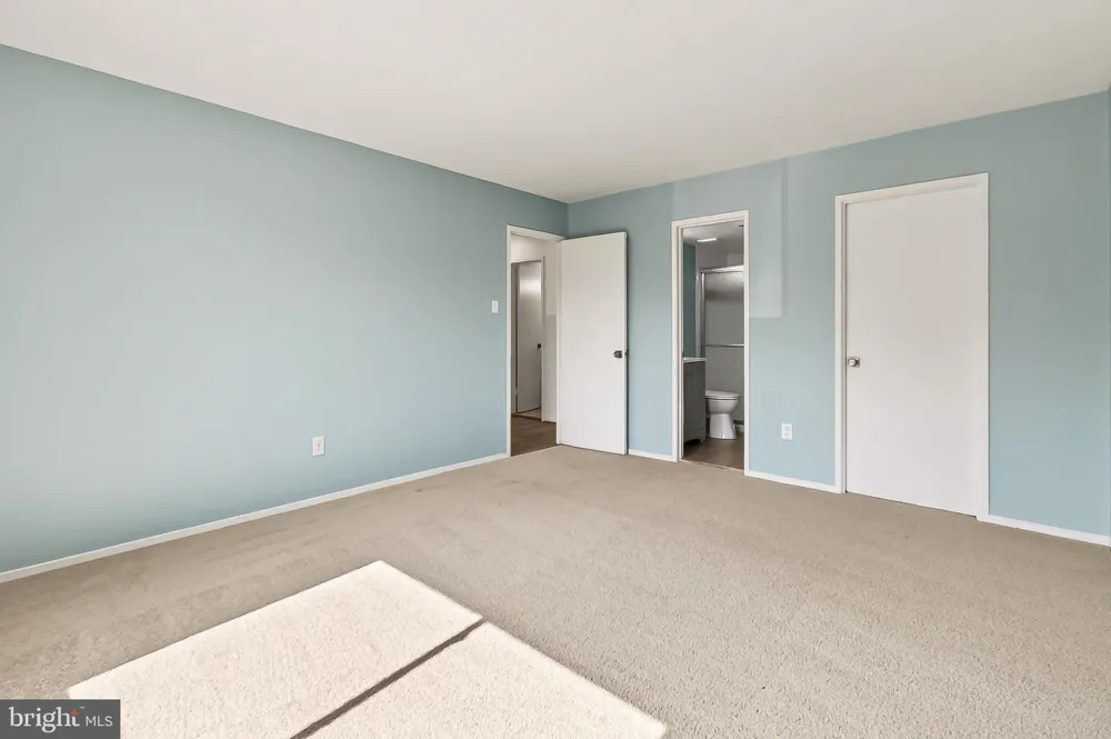 503 FLORIDA AVENUE #104 Herndon, VA 20170