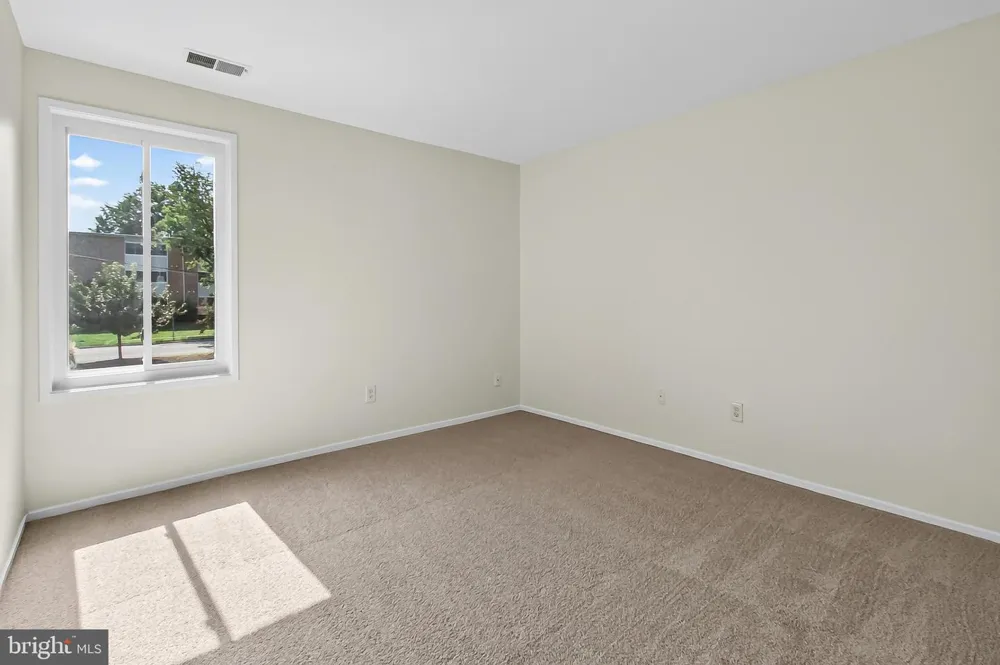 503 FLORIDA AVENUE #104 Herndon, VA 20170