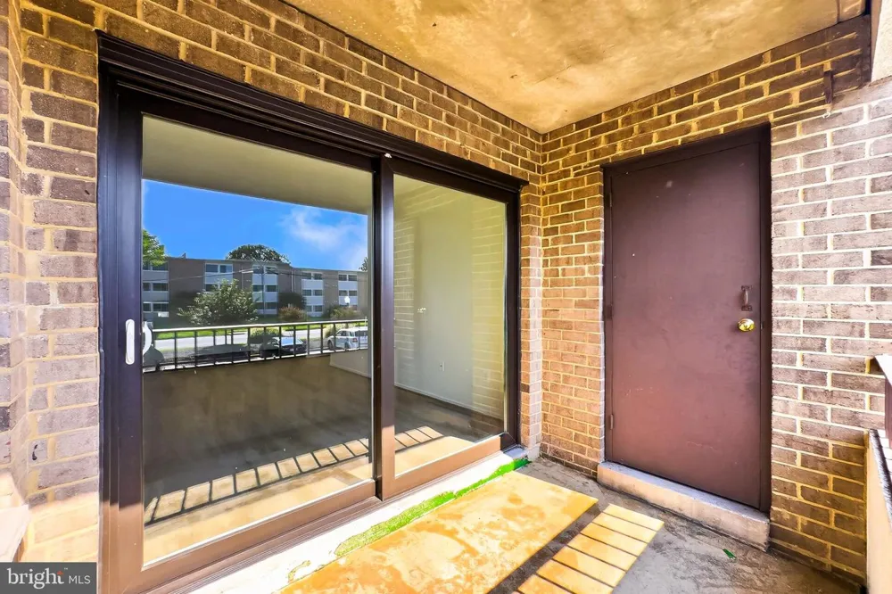503 FLORIDA AVENUE #104 Herndon, VA 20170