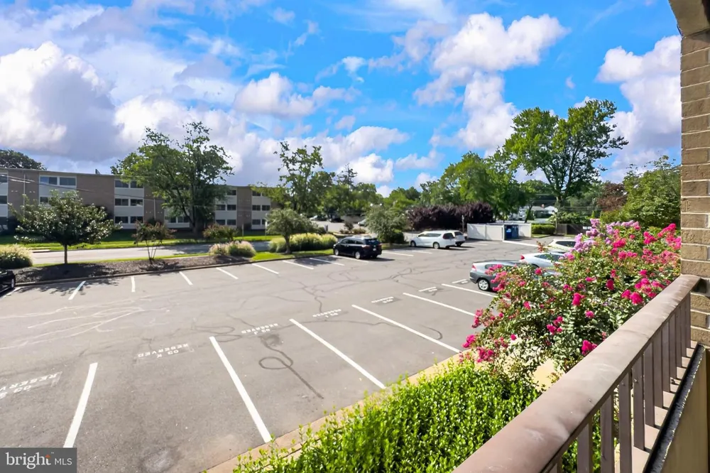 503 FLORIDA AVENUE #104 Herndon, VA 20170