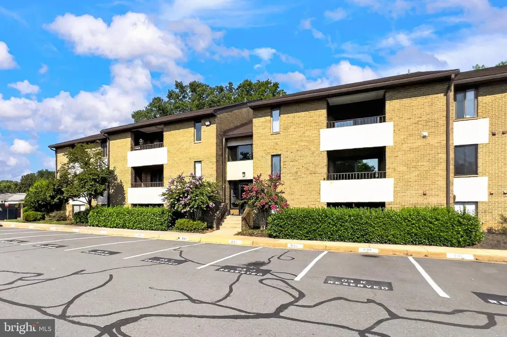503 FLORIDA AVENUE #104 Herndon, VA 20170