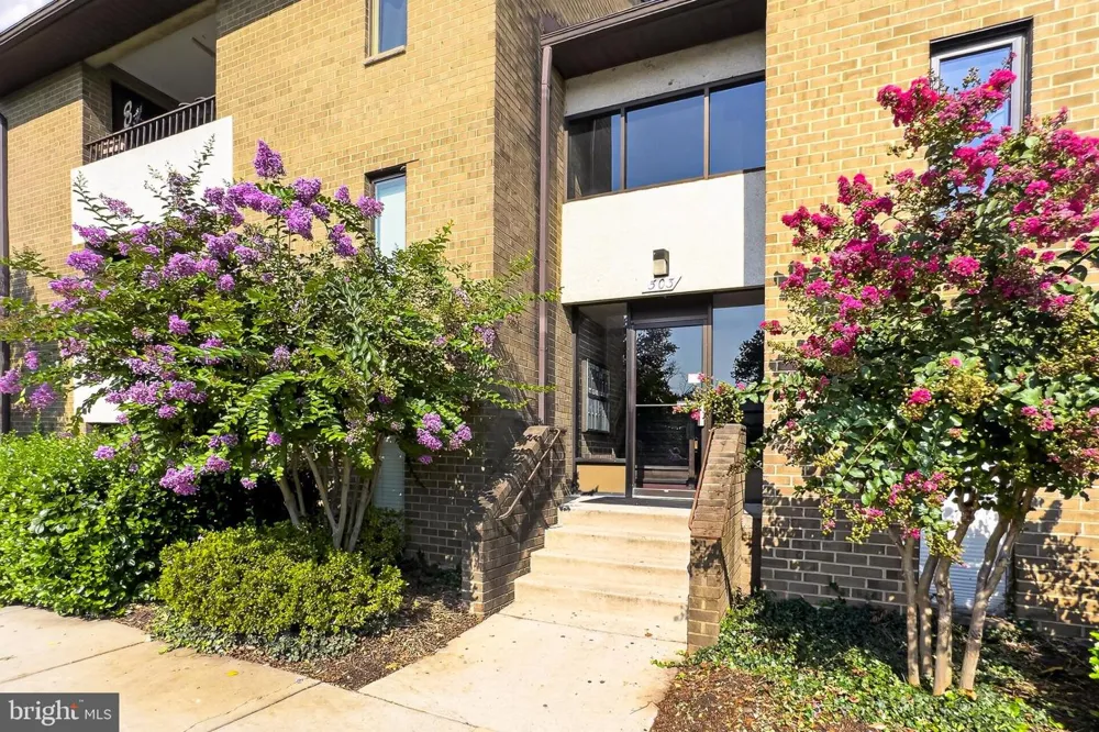 503 FLORIDA AVENUE #104 Herndon, VA 20170