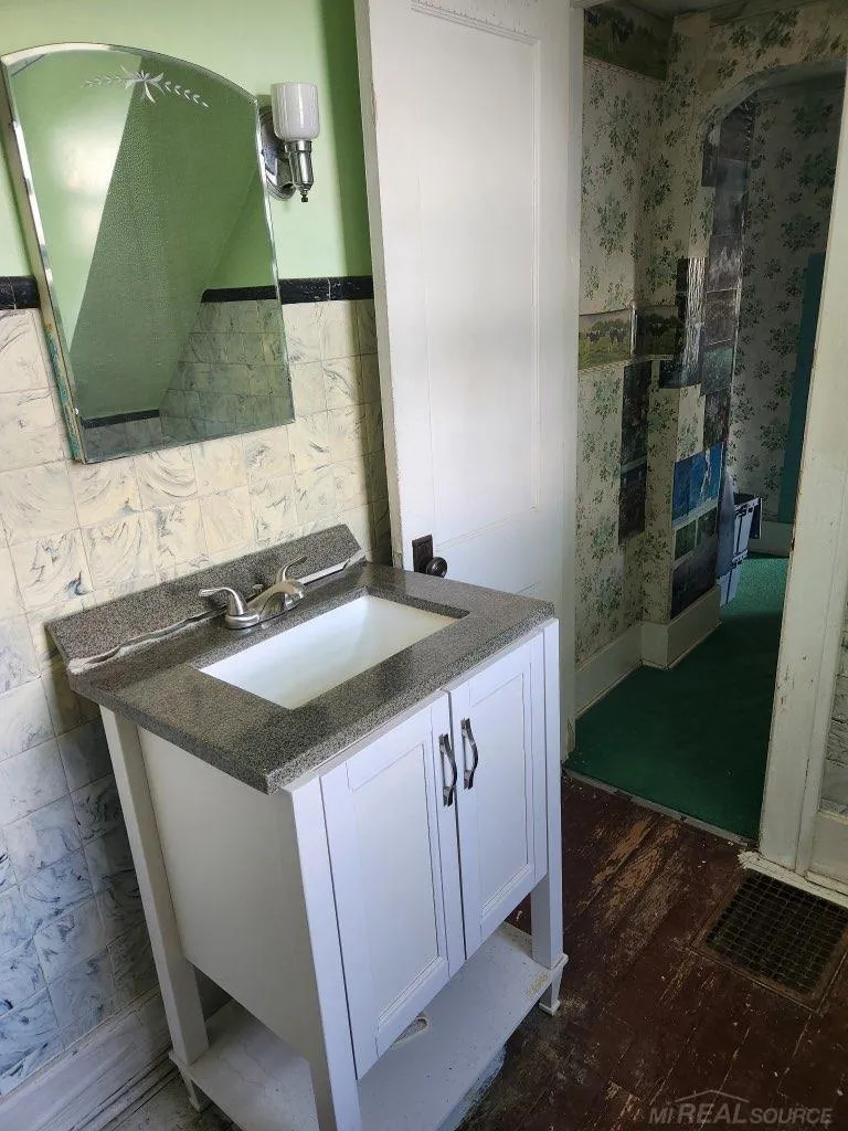 71040 Omo Road Richmond Township, MI 48062