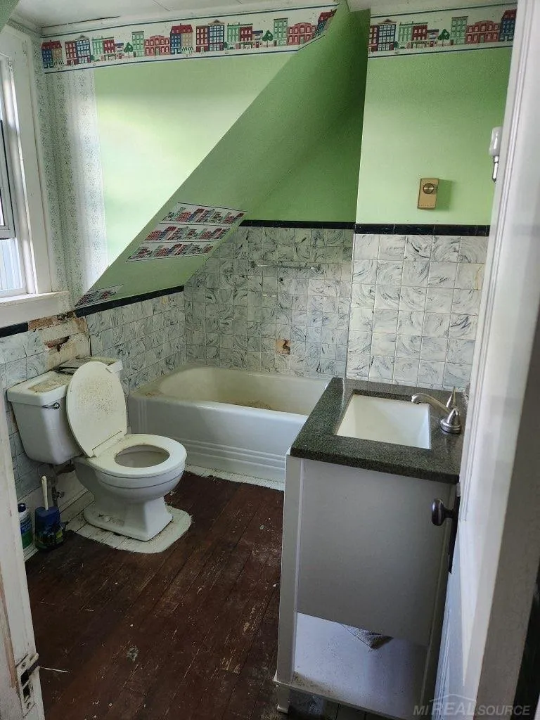 71040 Omo Road Richmond Township, MI 48062
