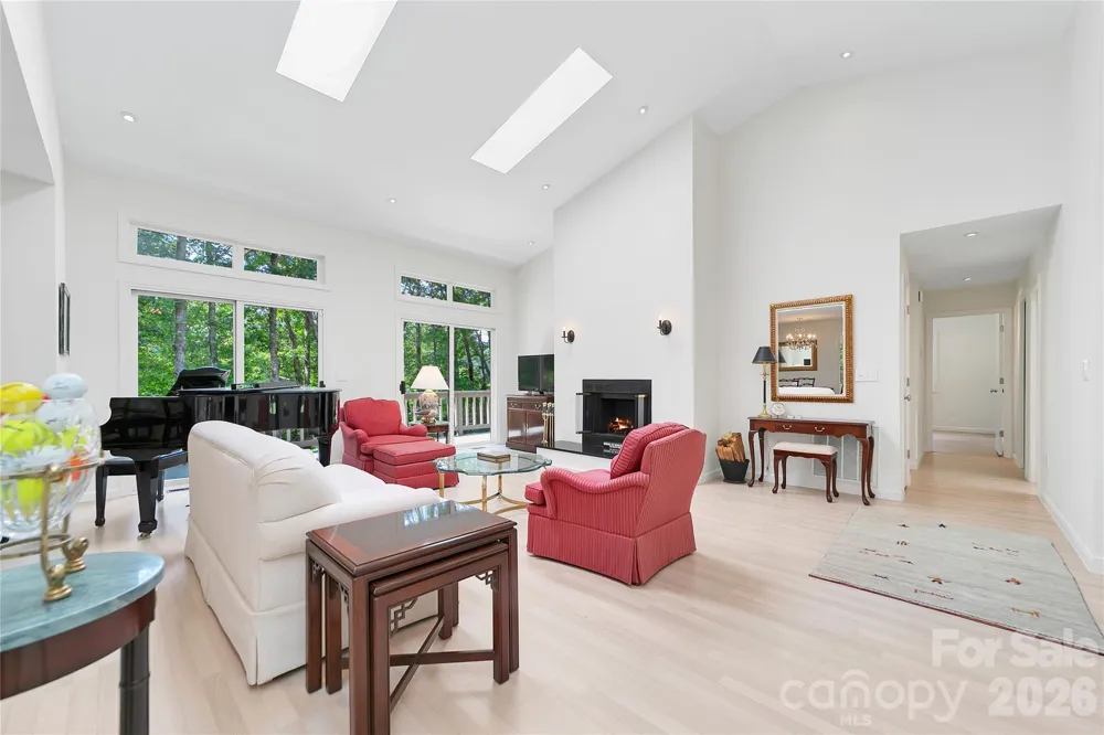 4 Nvya Court Brevard, NC 28712
