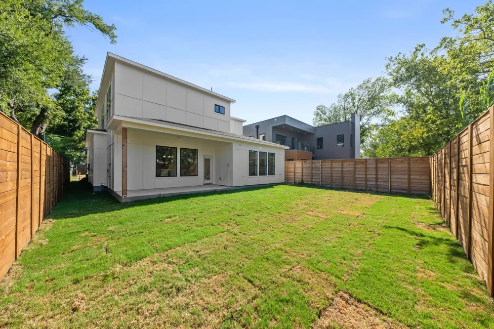 1919 Nomas Street Dallas, TX 75212