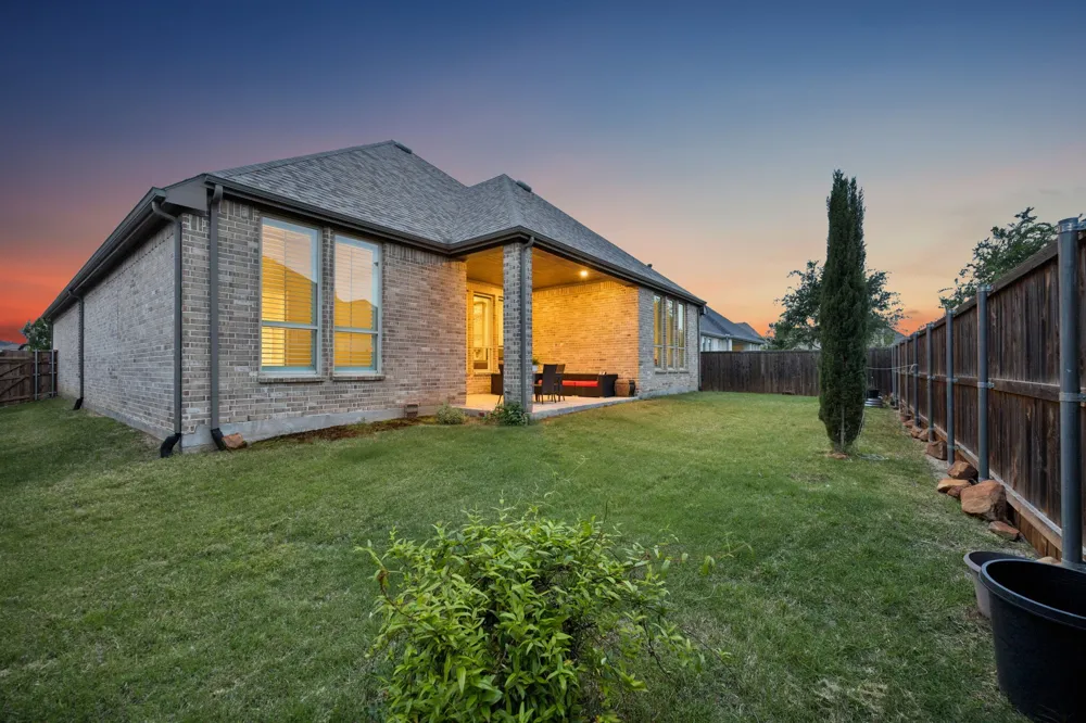 1950 Foxglen Drive Prosper, TX 75078