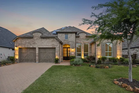 1950 Foxglen Drive