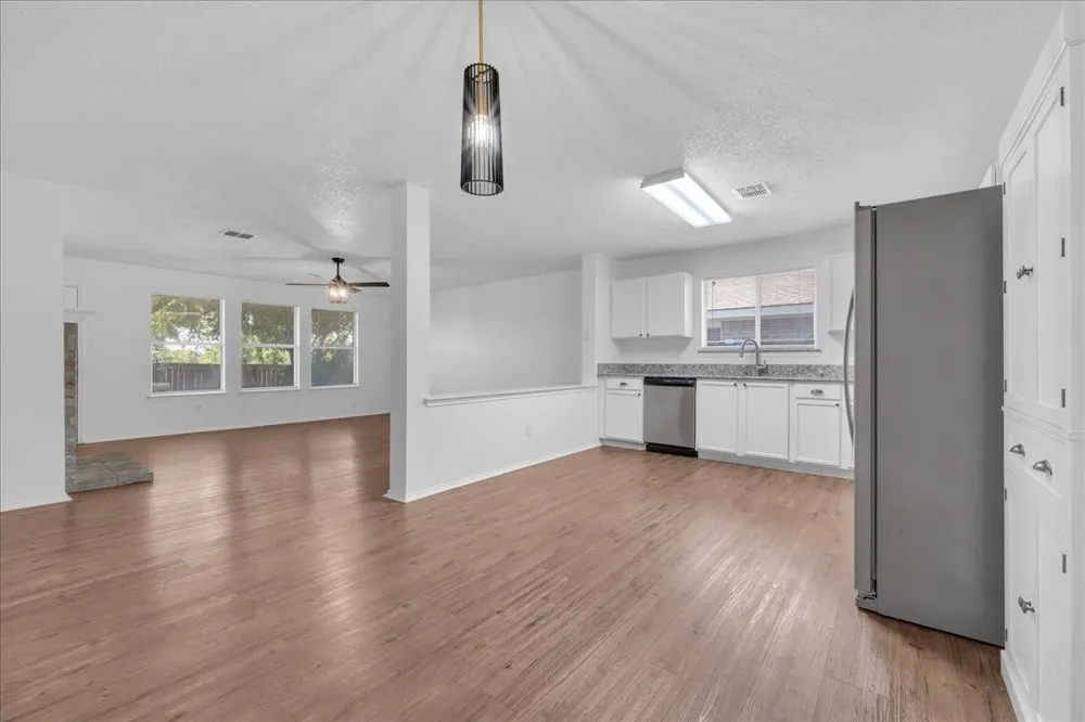 2460 Mallory Lane Lancaster, TX 75134