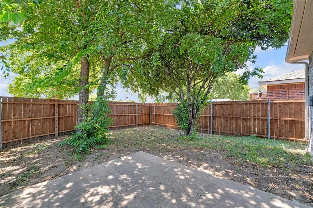 2460 Mallory Lane Lancaster, TX 75134
