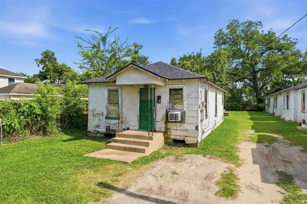 2222 Erastus Street Houston, TX 77020